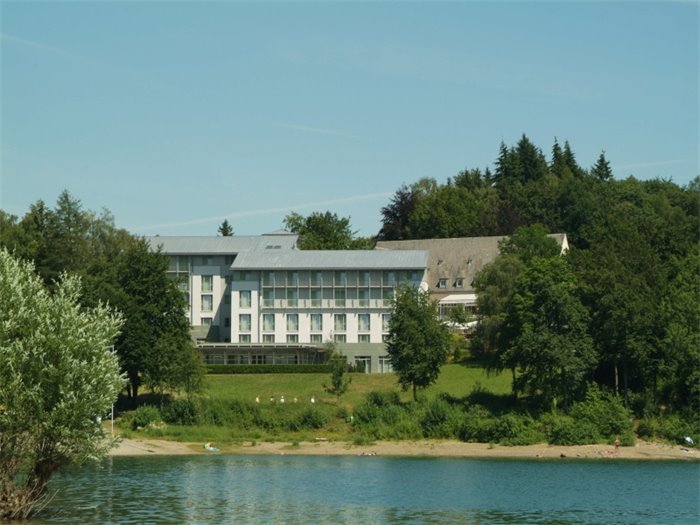 Hotel mit Blick auf den See